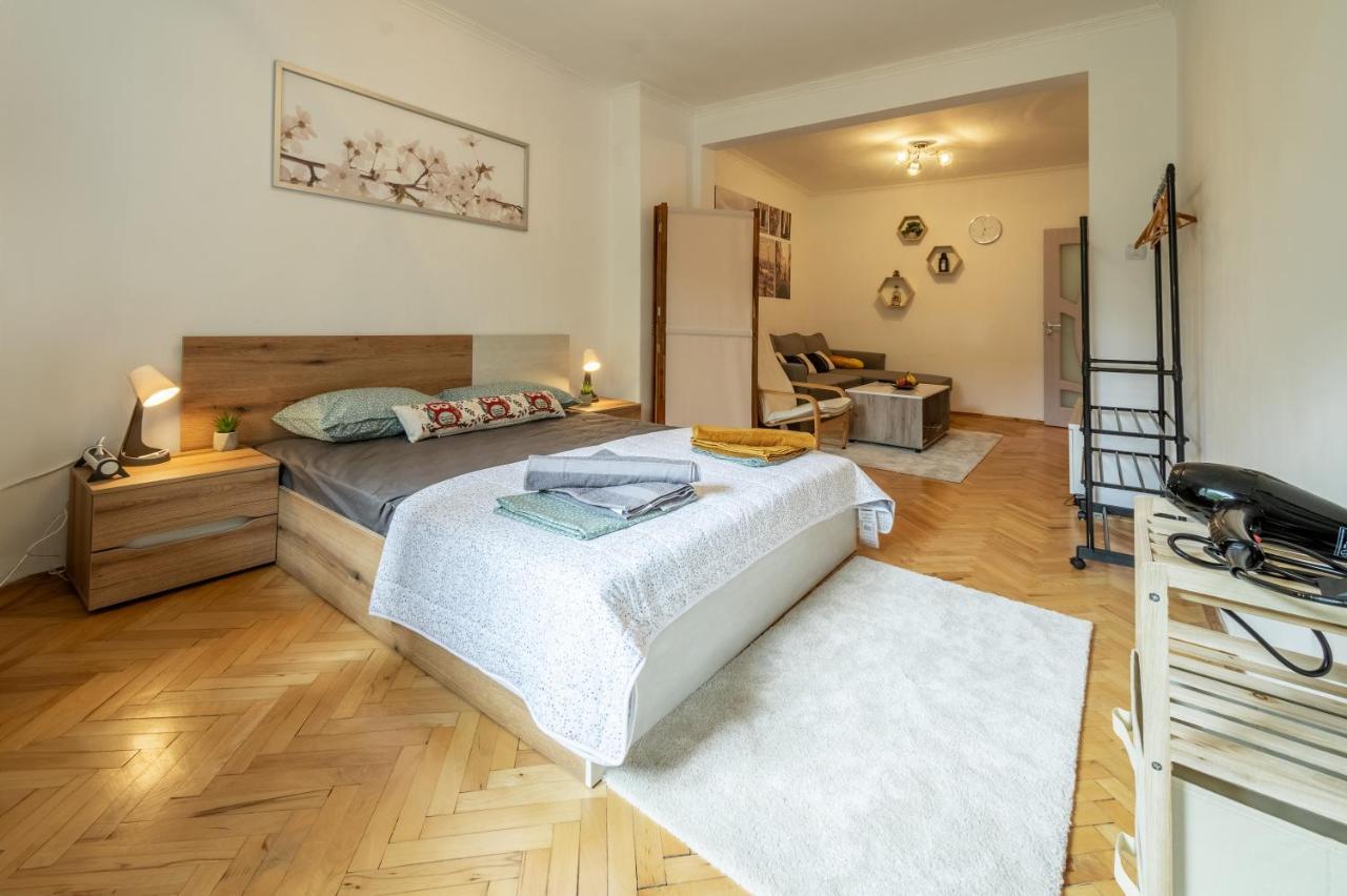 Vivid Condo By Ndk And Vitosha Blvd With Free Secured Parking And Ac Sofía Exterior foto